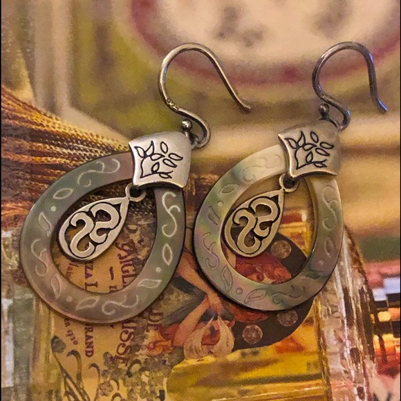 Silpada Jewelry - Silpada Sterling Silver and Etched Shell Earrings.